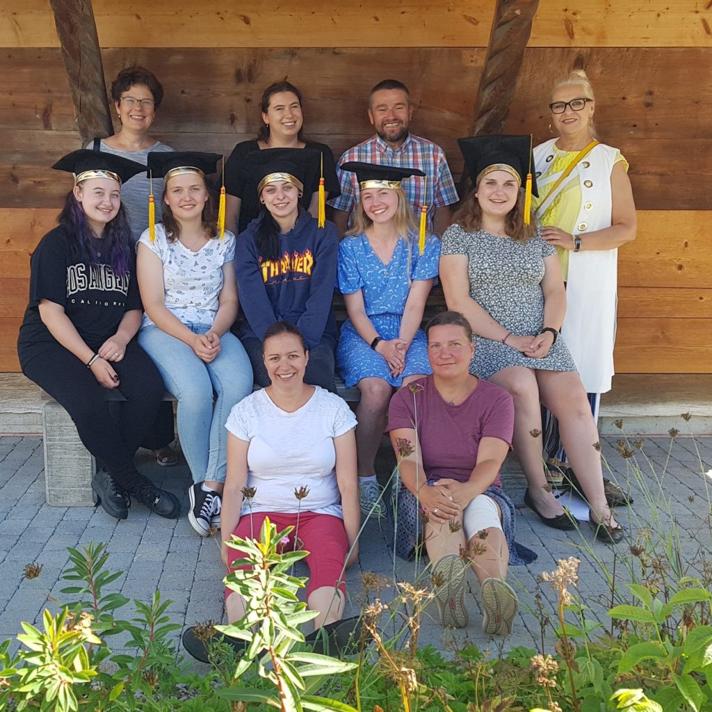 Ausb-Lehrabschluss-scaled-aspect-ratio-1024-1024